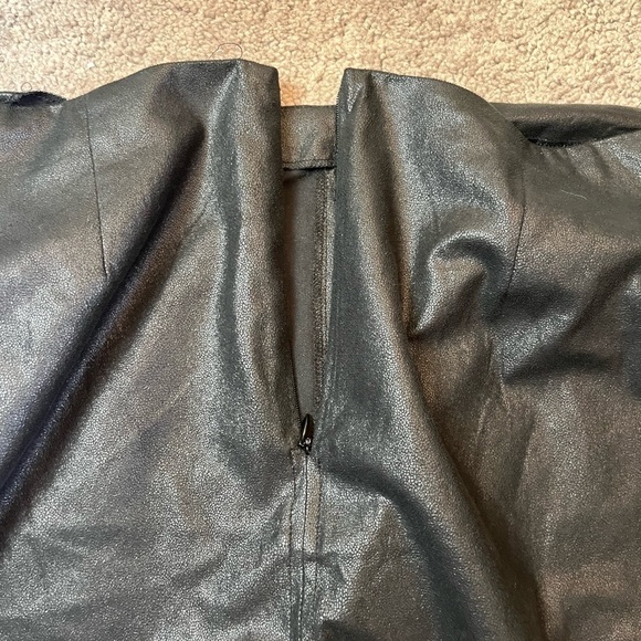 BCBGeneration Zip-Detail Mini Faux Leather Skirt 10 - Picture 6 of 7